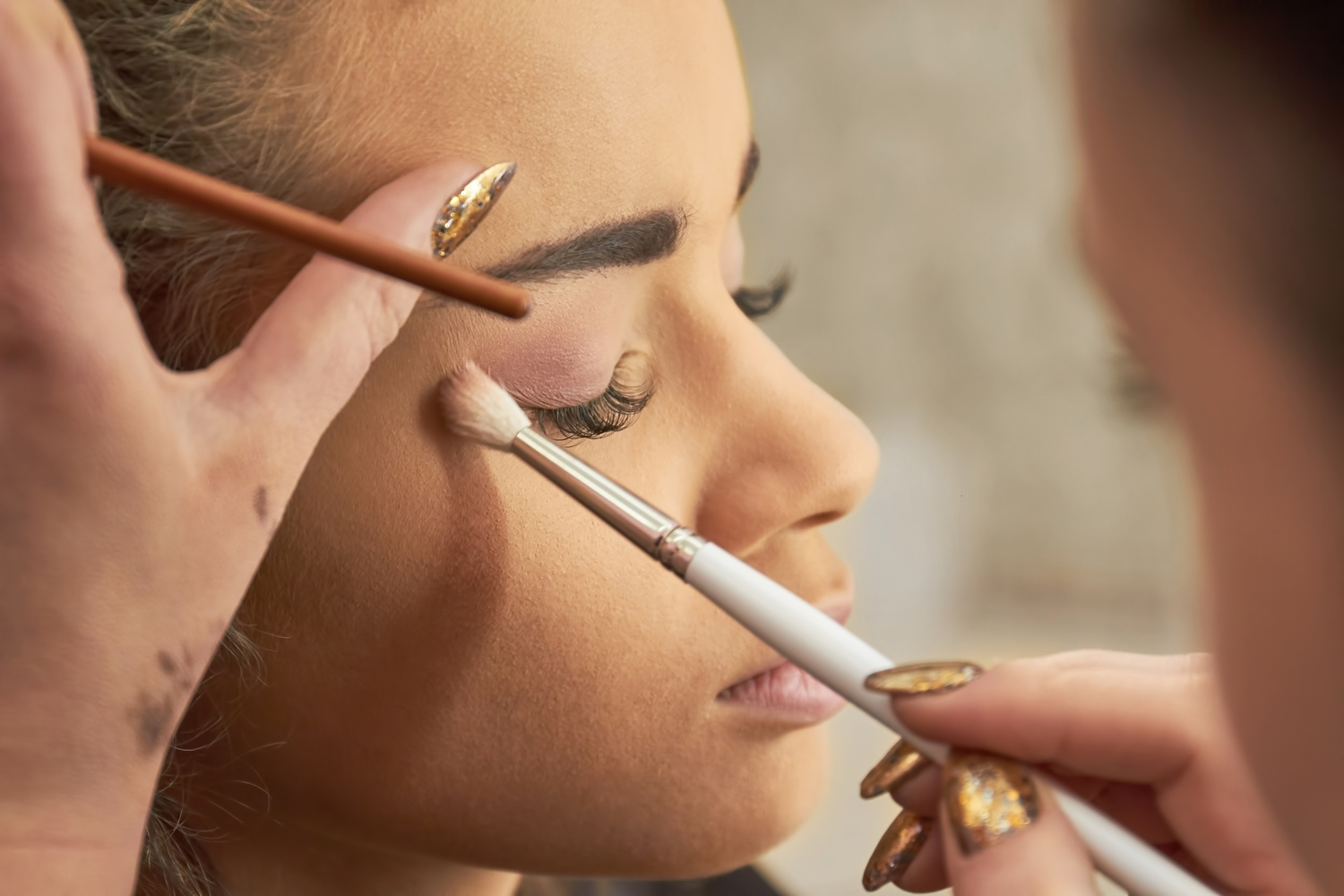 Different Eyeshadow Colors Based on Skin Tone